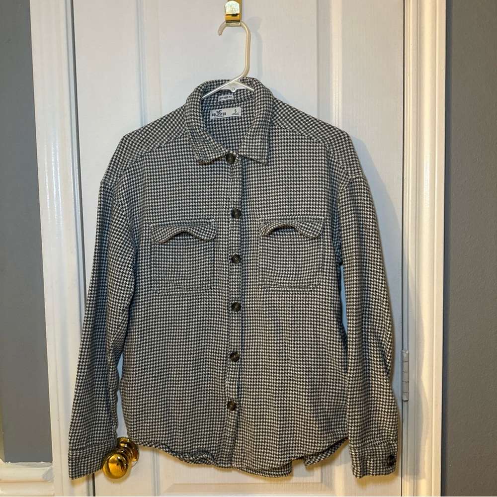 HOLLISTER‎ Boyfriend Fit Flannel front pockets Size Women’s small Gray Button Up